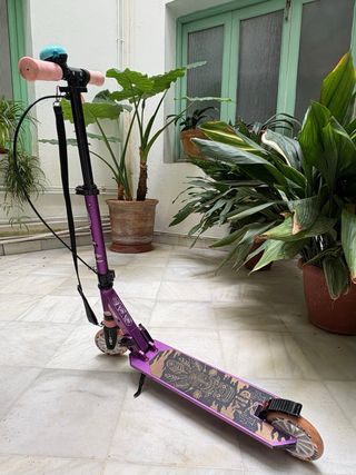Patinete Oxelo Mid5 Morado, freno manillar