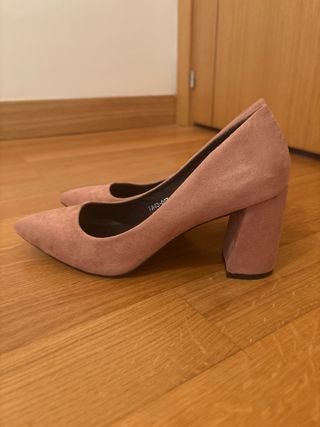 Zapatos de tacón rosa