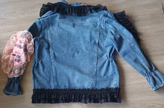 Chaqueta vaquera con estampados