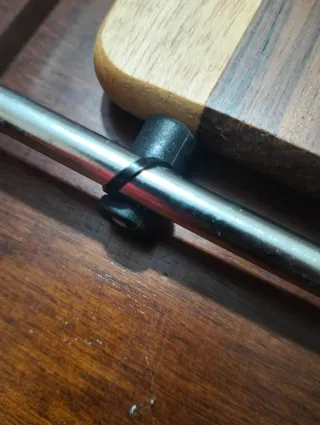 Tagliere per formaggi in legno e metallo