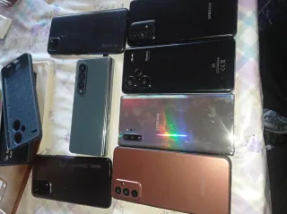 Lote 7 cellulari (nero, blu)