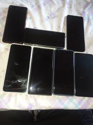 Lote 7 cellulari (nero, blu)