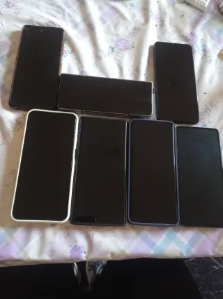 Lote 7 cellulari (nero, blu)