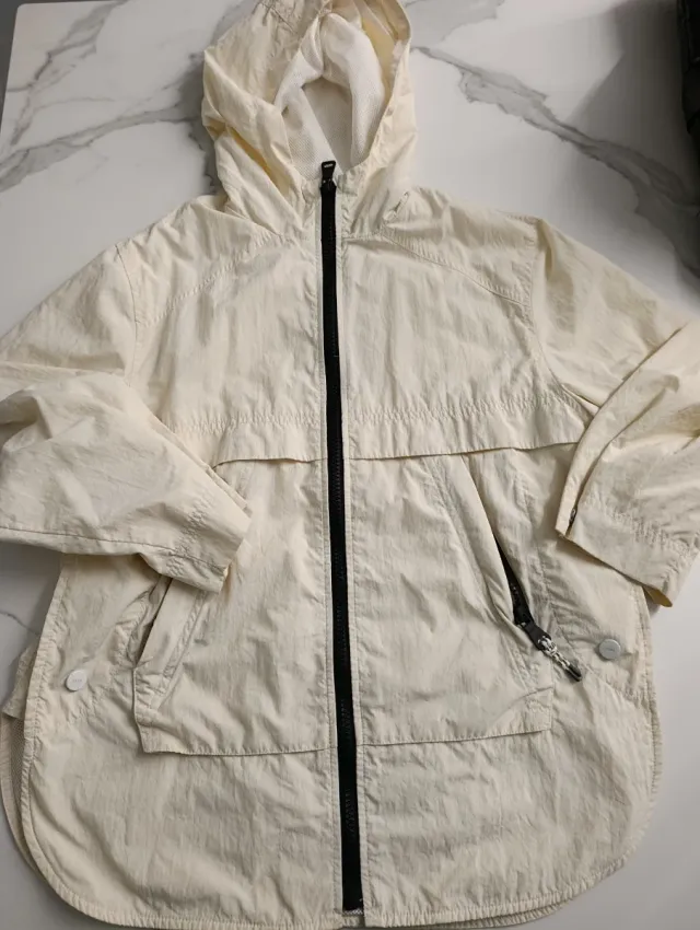 Chaqueta niña con capucha