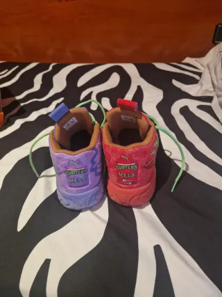 Zapatillas de Baloncesto Verdes y Rojas