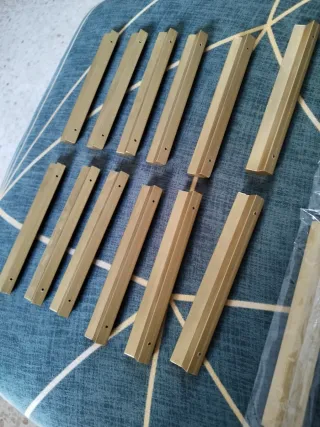 Pomos y Tiradores de madera dorados