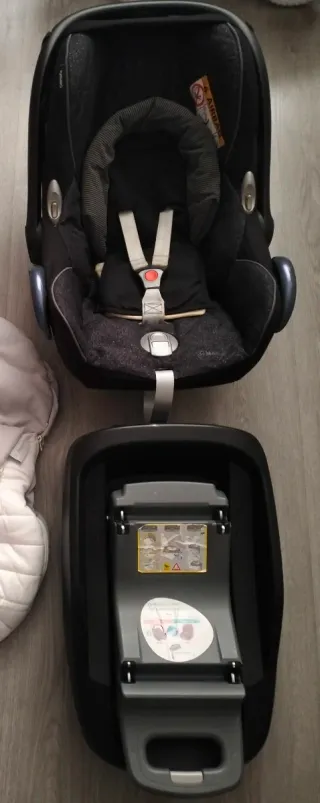 Maxi-Cosi Cabriofix + Saco Uzturre + Adaptadores