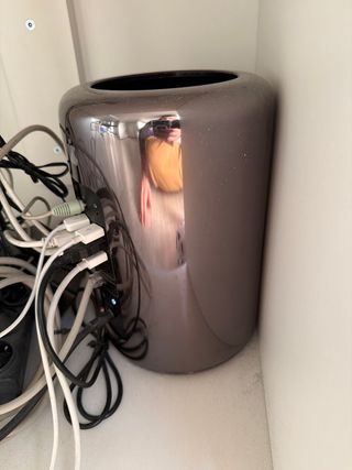 Mac Pro Apple + Home Cinema 30”