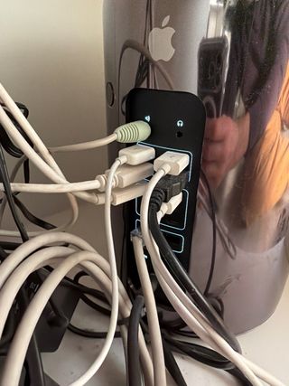 Mac Pro Apple + Home Cinema 30”