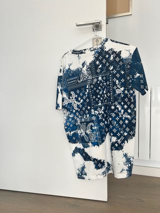 Camiseta Louis Vuitton Azul y Blanca