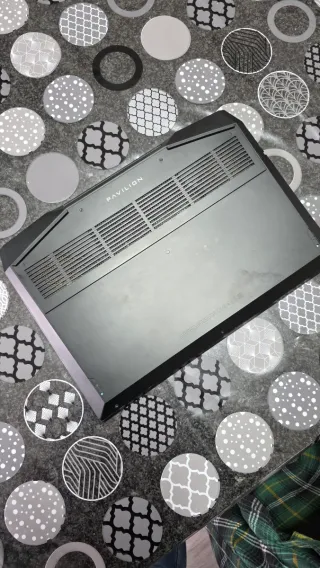 HP Pavilion Gaming Laptop Nero e Verde