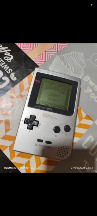 Nintendo Game Boy Pocket Plata + Juego