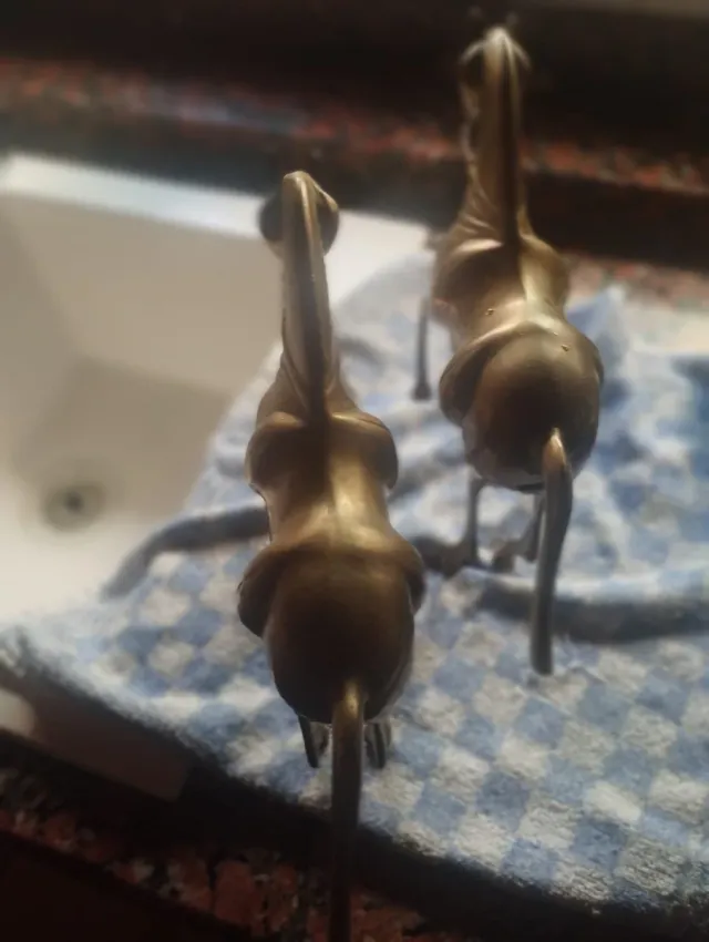 Figuras de caballos de bronce