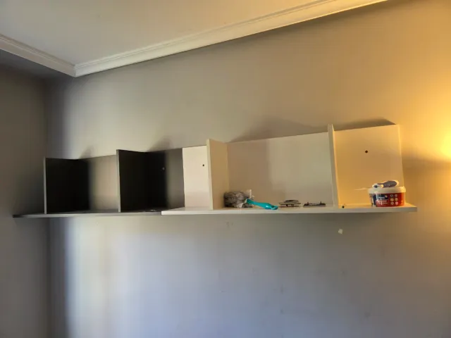 Escritorio + Silla + Cajonera + Estanterías