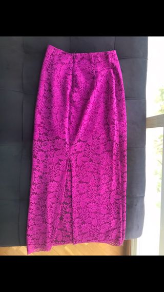 Falda midi de encaje morada