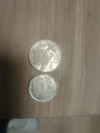 Monedas 25 y 50 Pesetas Estrella 73