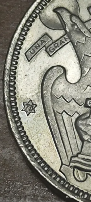 Monedas 25 y 50 Pesetas Estrella 73