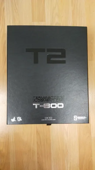 Hot Toys T2 T-800 DX 10