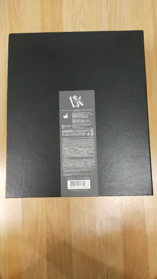 Hot Toys T2 T-800 DX 10