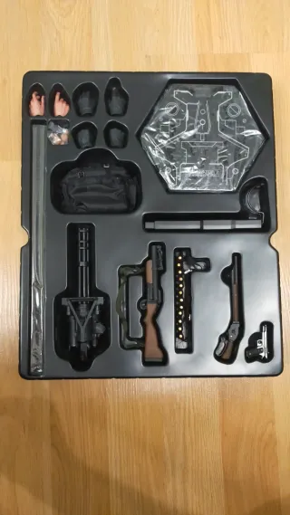 Hot Toys T2 T-800 DX 10