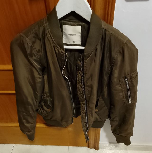 Chaqueta bomber Pull&Bear verde oliva