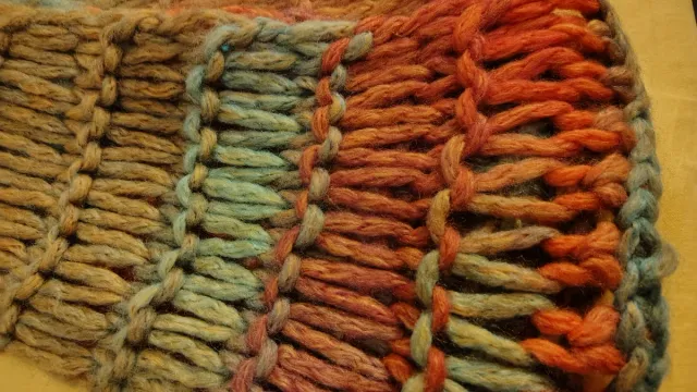 Bufanda lana suave con colores tierra