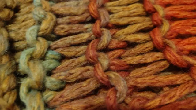 Bufanda lana suave con colores tierra