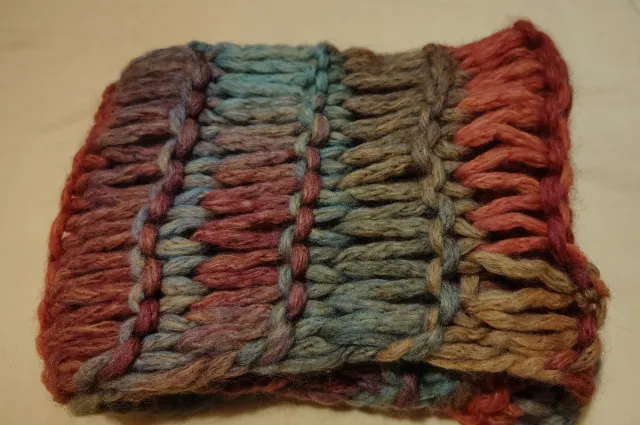 Bufanda lana suave con colores tierra