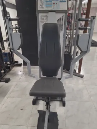 Máquina de gimnasio multifunción