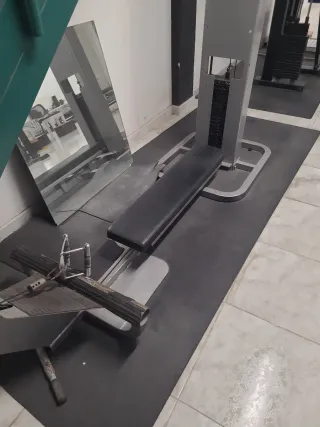 Máquina de gimnasio multifunción