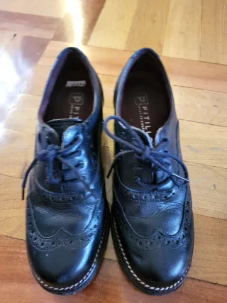 Zapatos Pitillos negros cordones tacón bajo