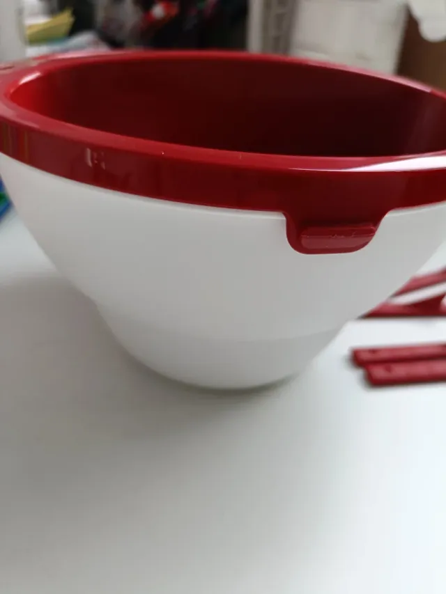 Foundie Tupperware Tapperware Rojo y Blanco