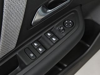 Citroën C4 PureTech 130 S&S EAT8 Plus