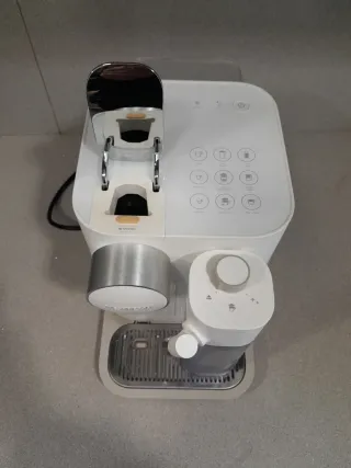 Cafetera Nespresso Blanca