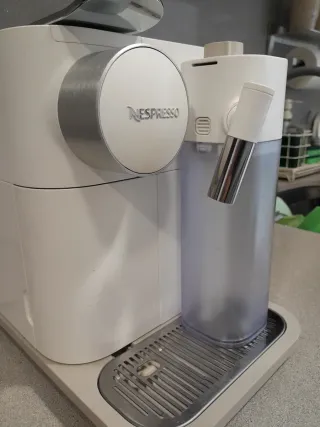 Cafetera Nespresso Blanca