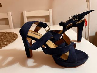 Zapatos de tacón azul