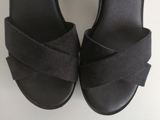 Sandalias con tacón track y de piel en negro 40