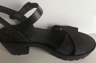 Sandalias con tacón track y de piel en negro 40