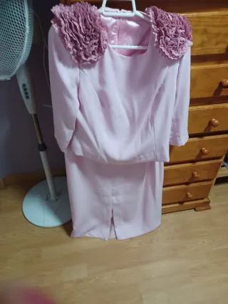Traje rosa hecho a medida