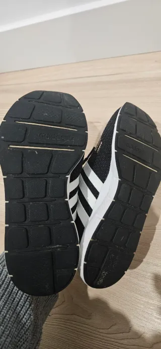 Zapatillas Adidas Negras y Multicolor