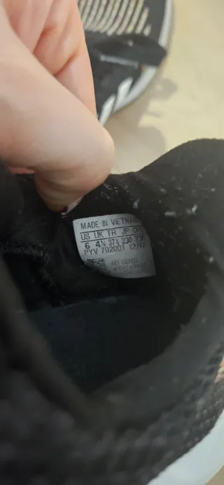 Zapatillas Adidas Negras y Multicolor