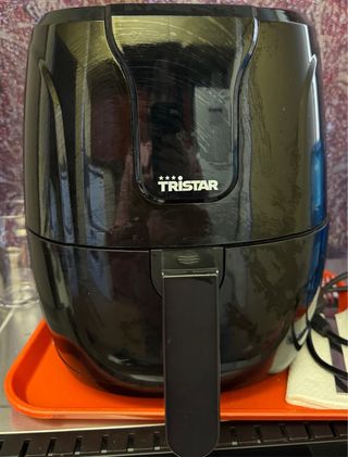 Freidora de aire Tristar negra