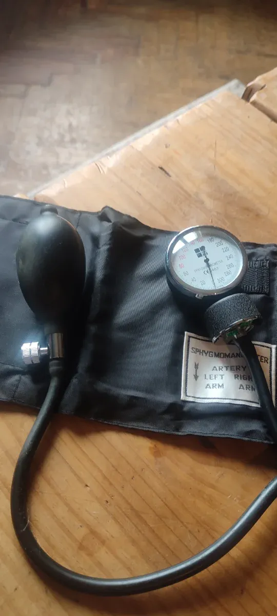 Tensiómetro manual. Esfigmomanómetro