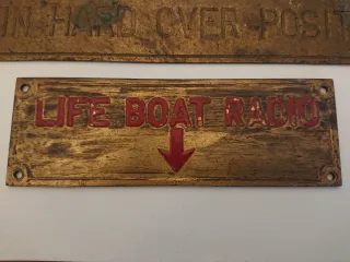 Placas náuticas de latón.