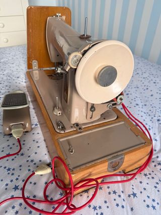 Máquina de coser SINGER vintage