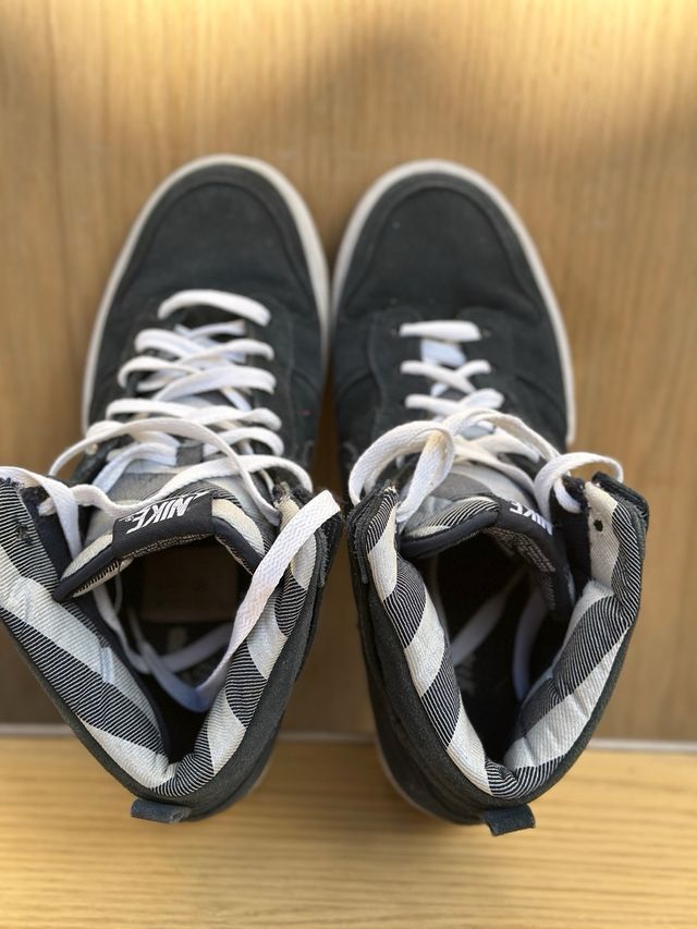 Zapatillas Nike Negras y Blancas