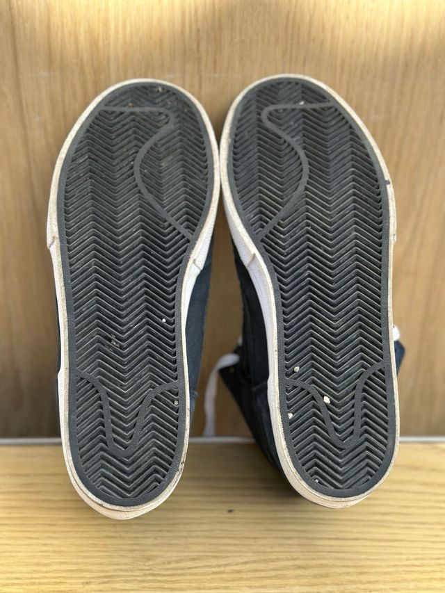 Zapatillas Nike Negras y Blancas