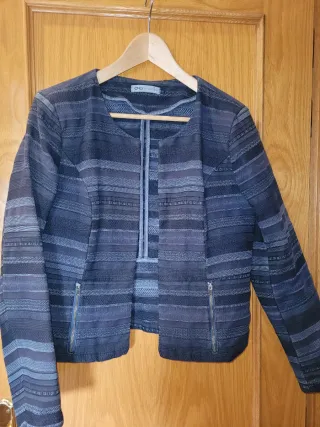 Blazer Only azul y gris con cremalleras