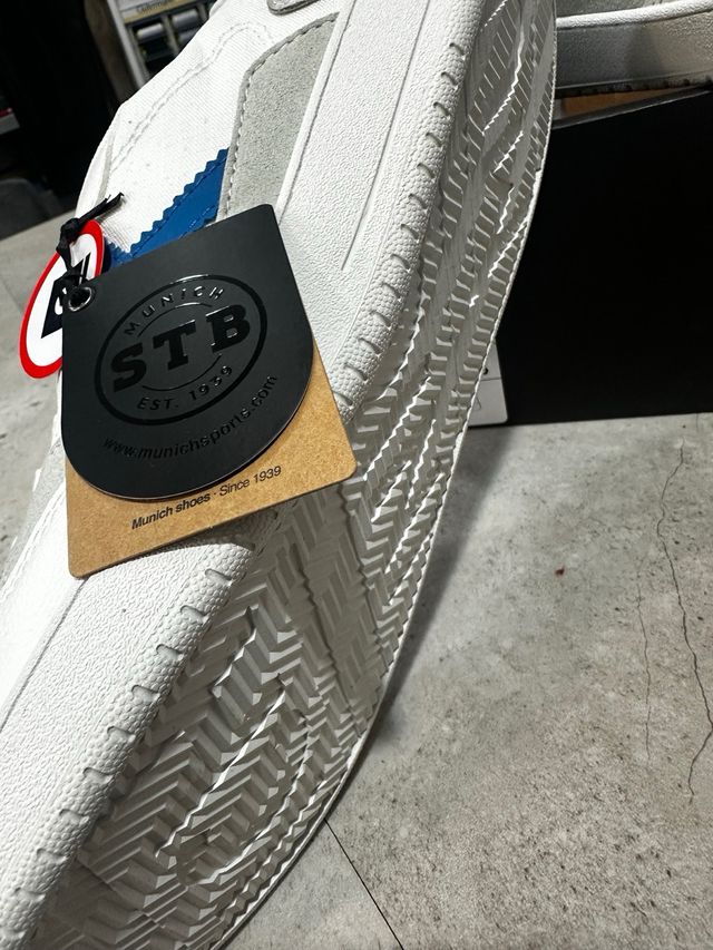 Zapatillas Munich Talla 43 Nuevas