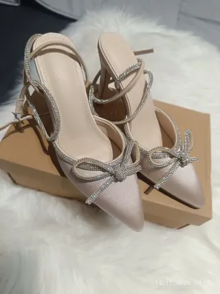 Zapatos de tacón beige talla 38